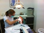 dentysta przy pracy